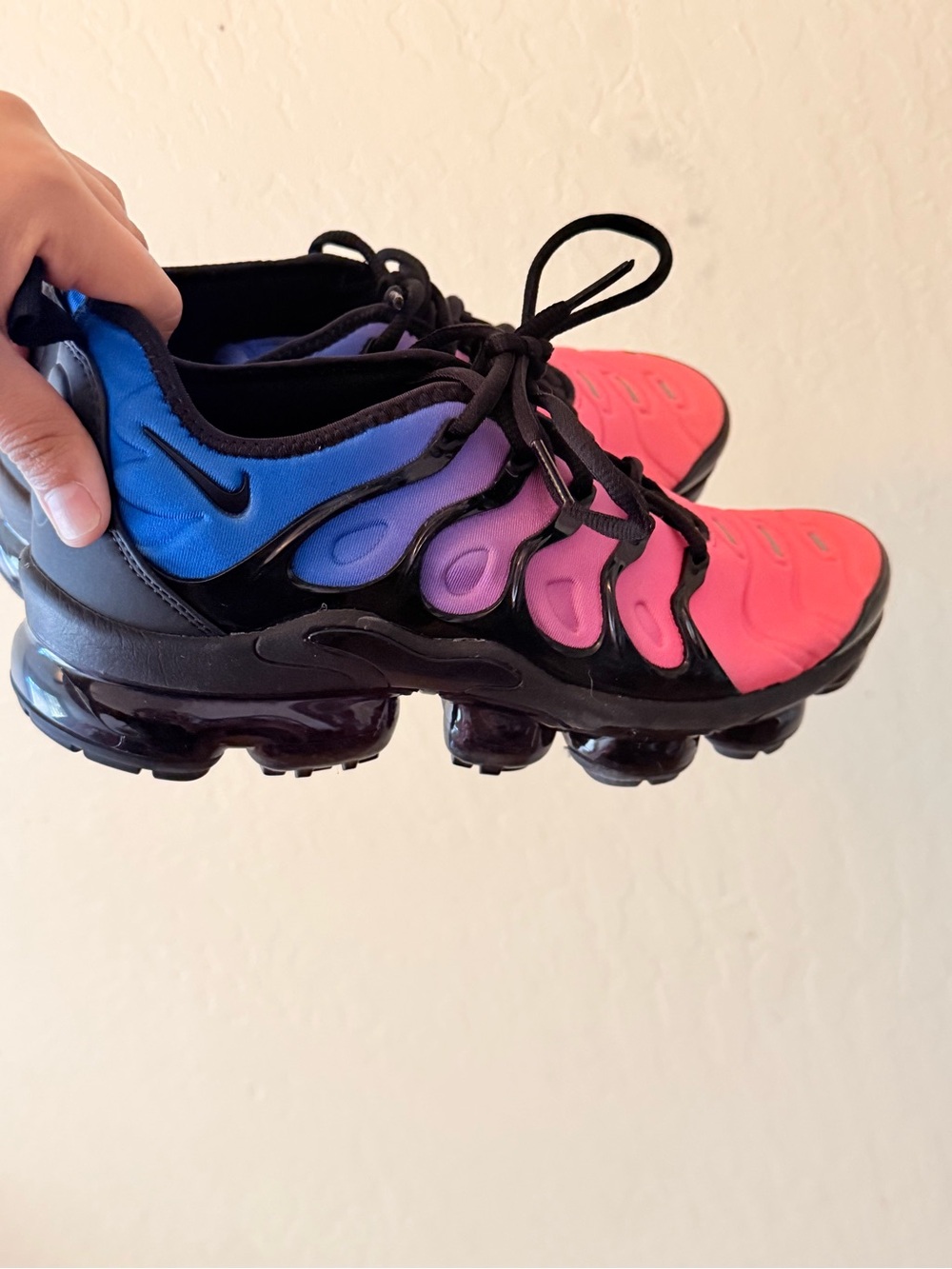 Nike Women’s Gradient Pink Purple to Blue VaporMax Sneakers